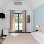 Iris Boutique 3* Kamari (Santorini)
