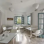 Hotel Iris Boutique Kamari (Santorini)