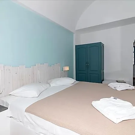 Iris Boutique 3* Kamári