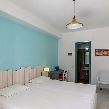 Iris Boutique 3* Kamári