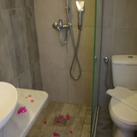 Hotell Iris Boutique Kamári