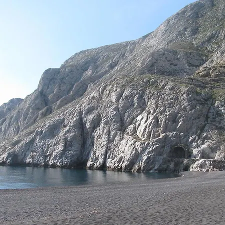 Iris Boutique 3* Kamári