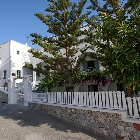 Iris Boutique Hotel 3*