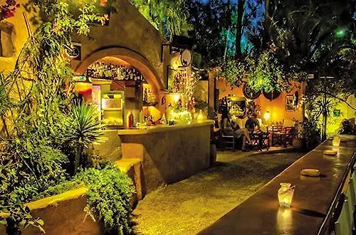 Hotel Iris Boutique Kamari (Santorini)