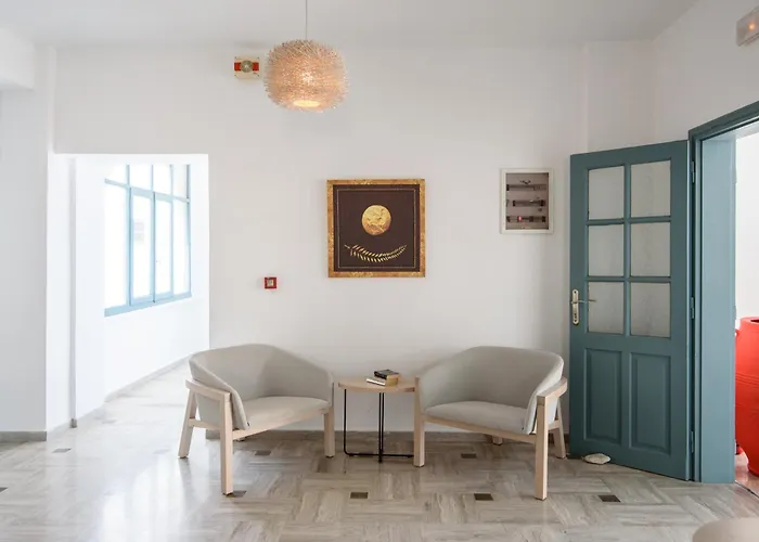 Iris Boutique Kamari (Santorini)